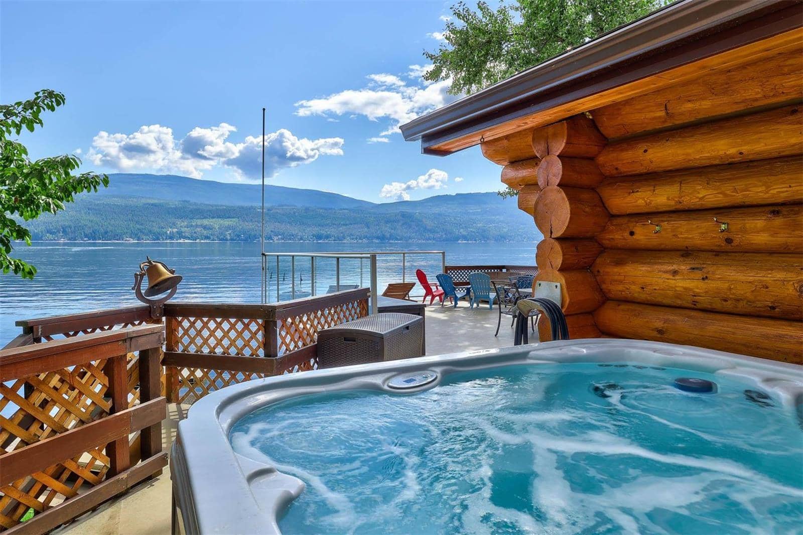 The Bear's Den - Vacation Rentals in BC